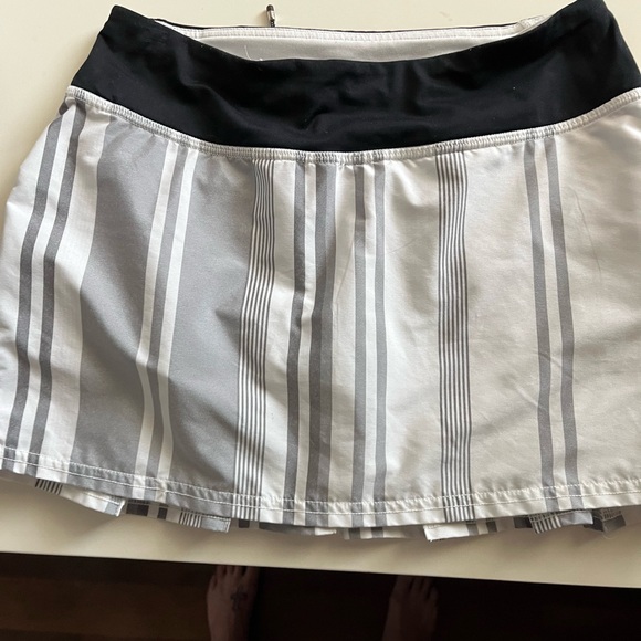 lululemon athletica Black and White Run Pace Setter Skirt - Picture 3 of 3